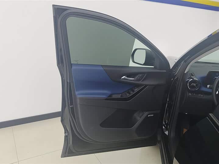 Фото 7 - Chevrolet Equinox Plus