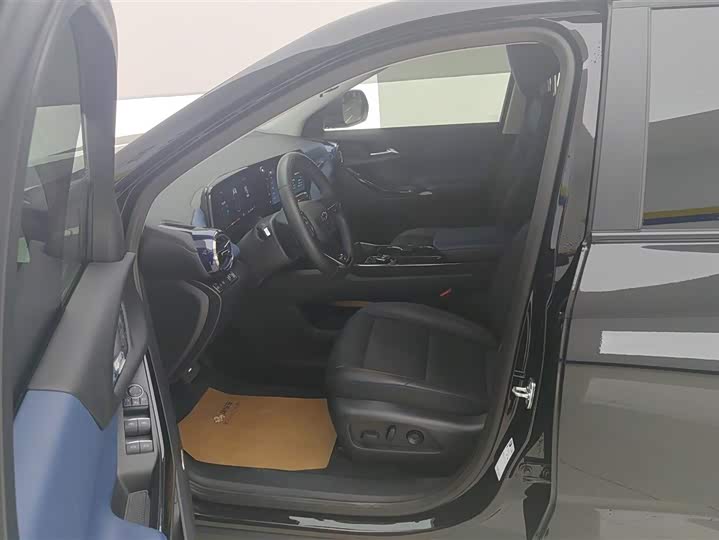 Фото 9 - Chevrolet Equinox Plus