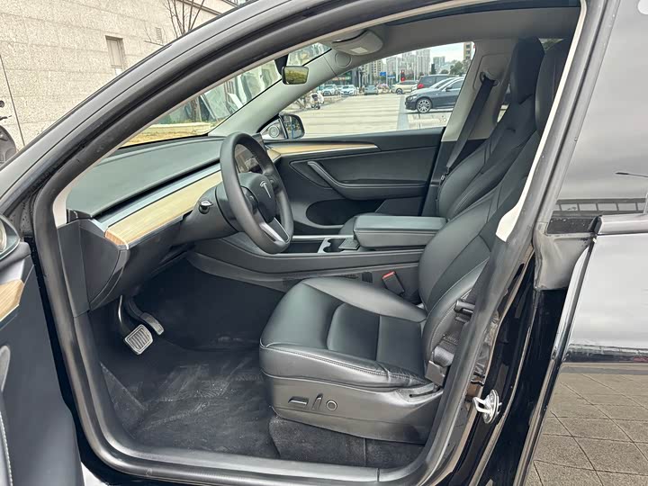 Фото 4 - Tesla Model Y