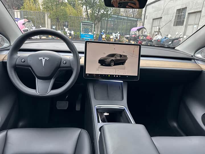 Фото 6 - Tesla Model Y