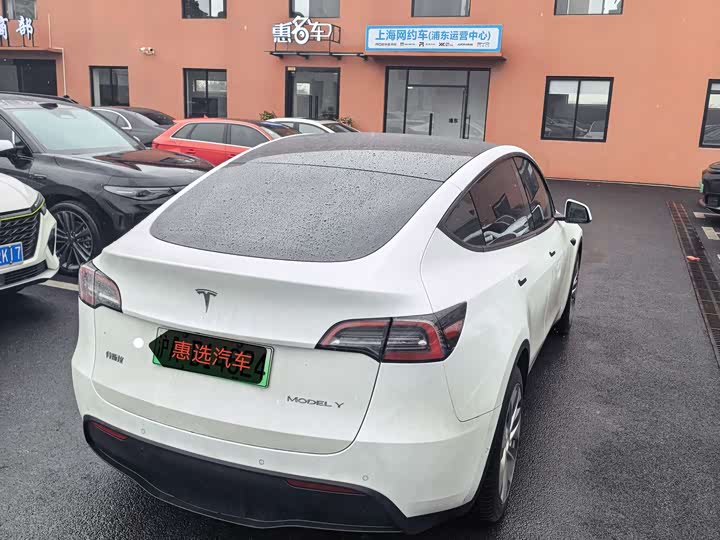 Фото 9 - Tesla Model Y