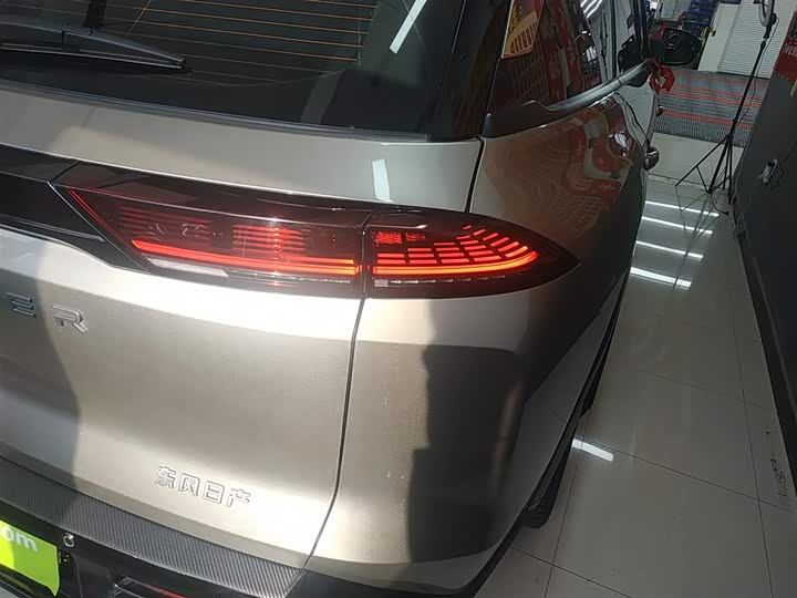 Фото 8 - Nissan Pathfinder