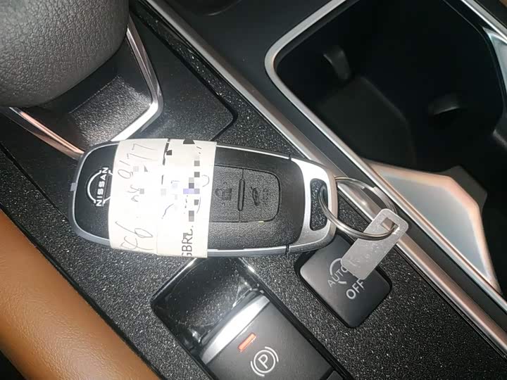 Фото 9 - Nissan Pathfinder