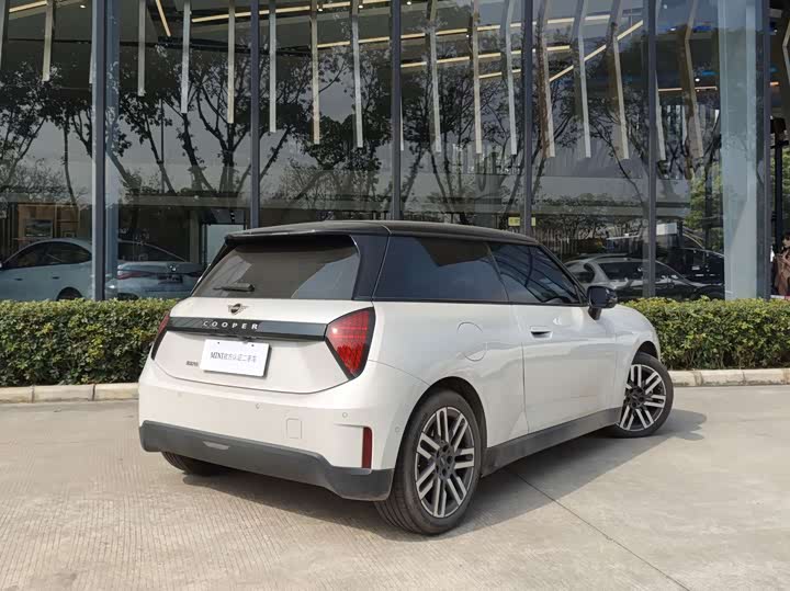 Фото 2 - Mini Cooper