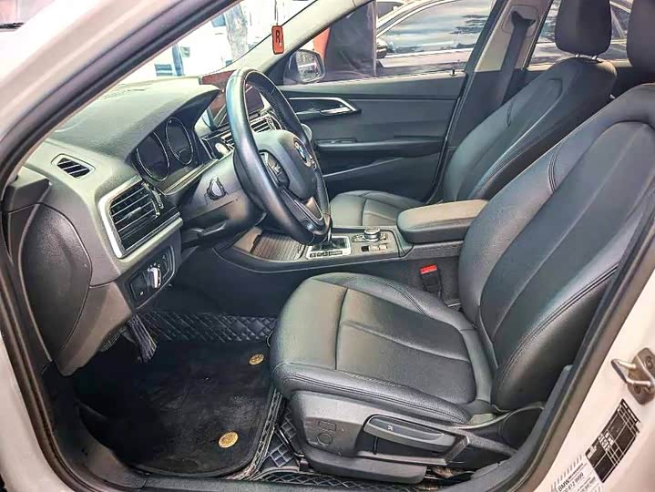 Фото 4 - BMW 1 Series