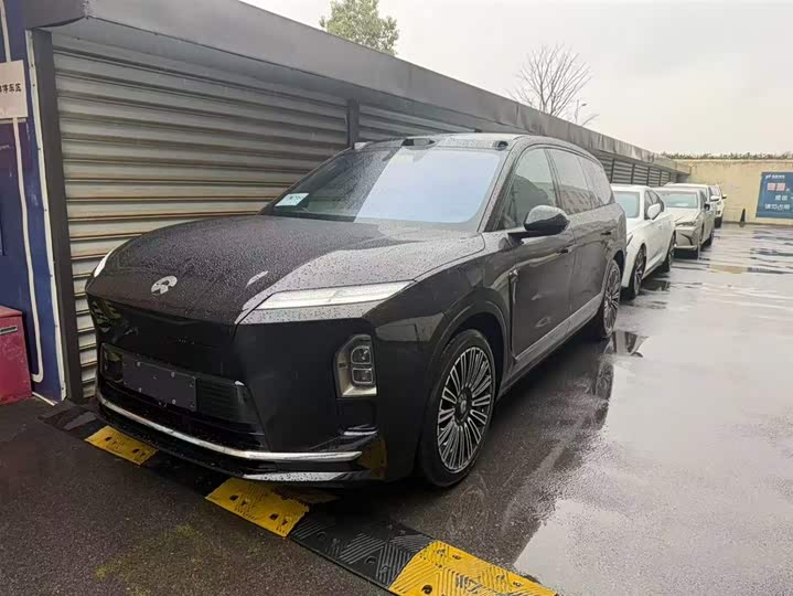 Фото 1 - Nio ES8