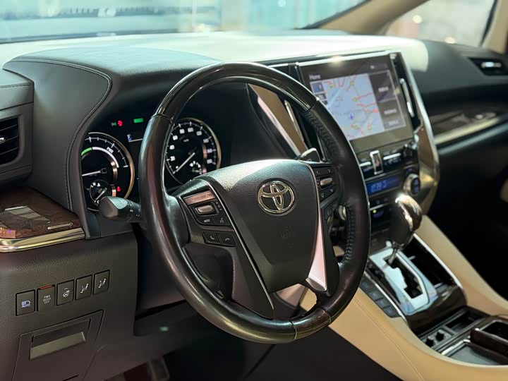 Фото 8 - Toyota Alphard