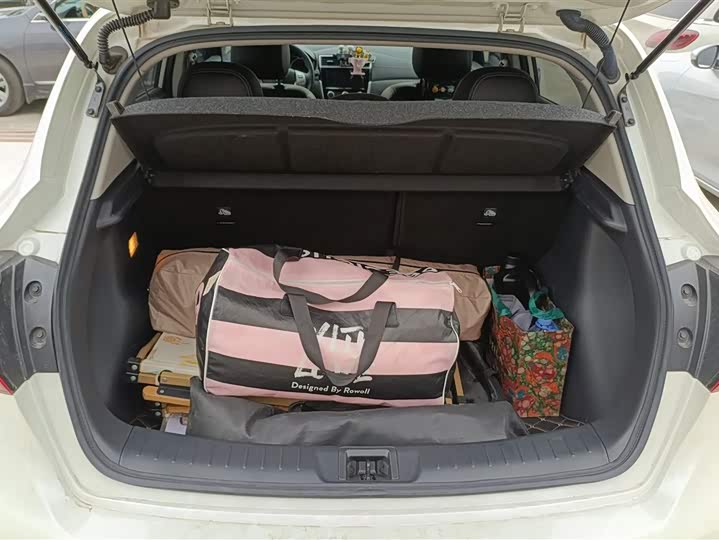 Фото 4 - Nissan Tiida