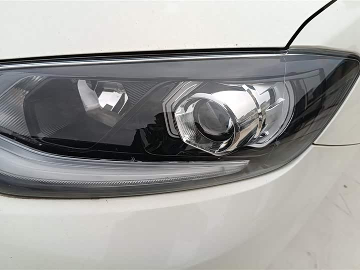 Фото 5 - Nissan Tiida