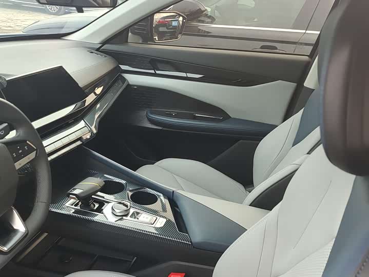 Фото 5 - Changan UNI-V Hybrid