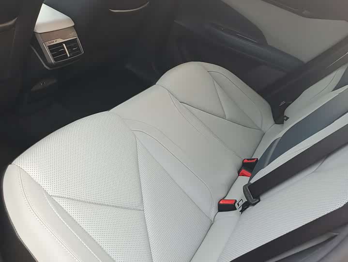 Фото 7 - Changan UNI-V Hybrid