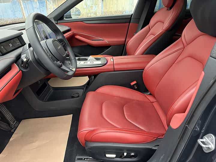 Фото 4 - Xiaomi SU7