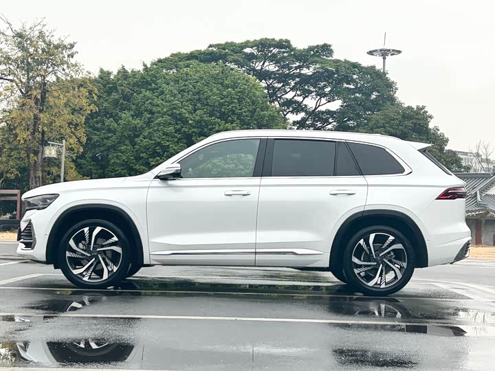 Фото 4 - Geely Monjaro