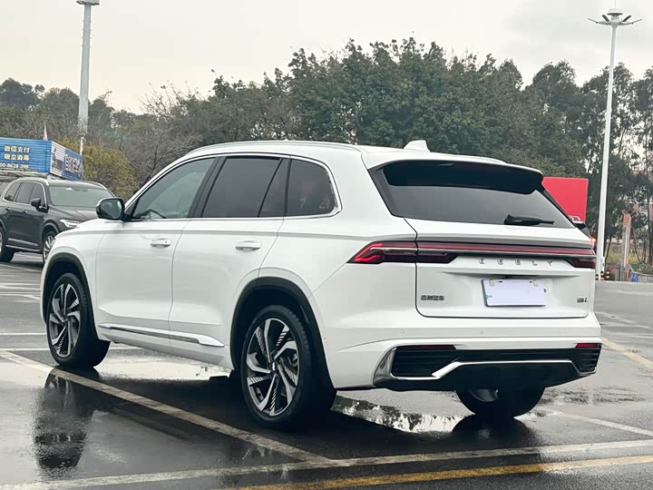 Фото 6 - Geely Monjaro