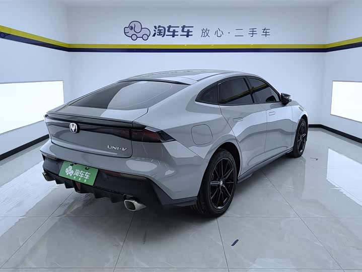 Фото 3 - Changan UNI-V Hybrid