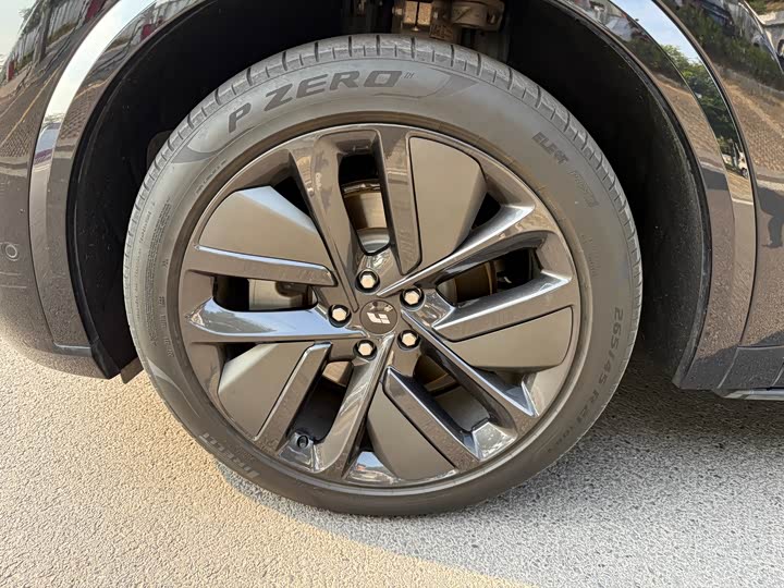 Фото 4 - LiXiang L9