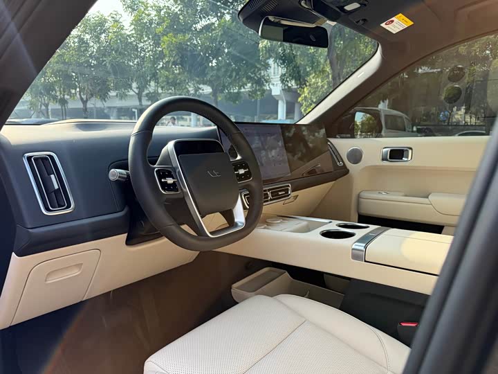 Фото 8 - LiXiang L9