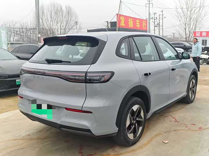 Фото 7 - Geely Galaxy E5