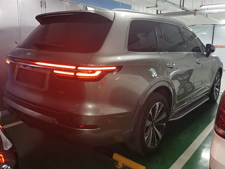 Фото 3 - LiXiang One