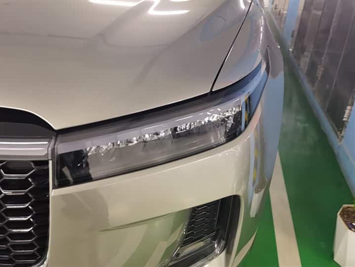 Фото 5 - LiXiang One