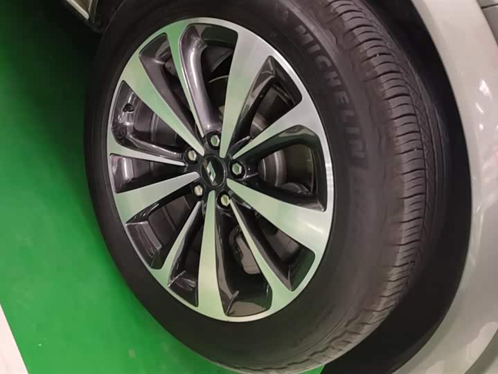 Фото 6 - LiXiang One