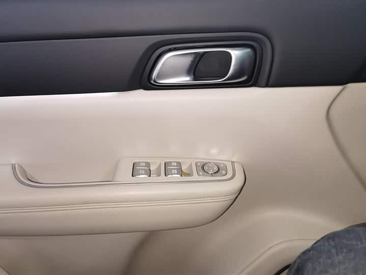 Фото 7 - LiXiang One