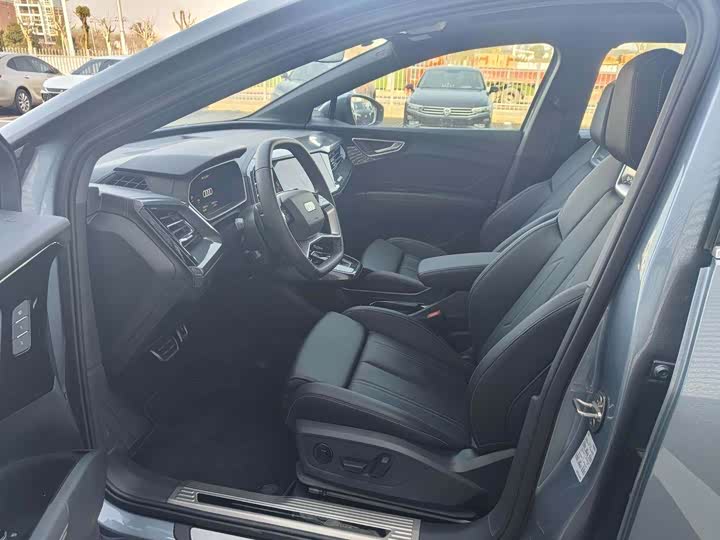 Фото 4 - Audi Q4 e-tron