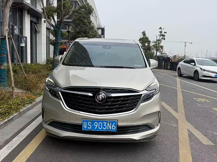 Фото 2 - Buick GL8 ES