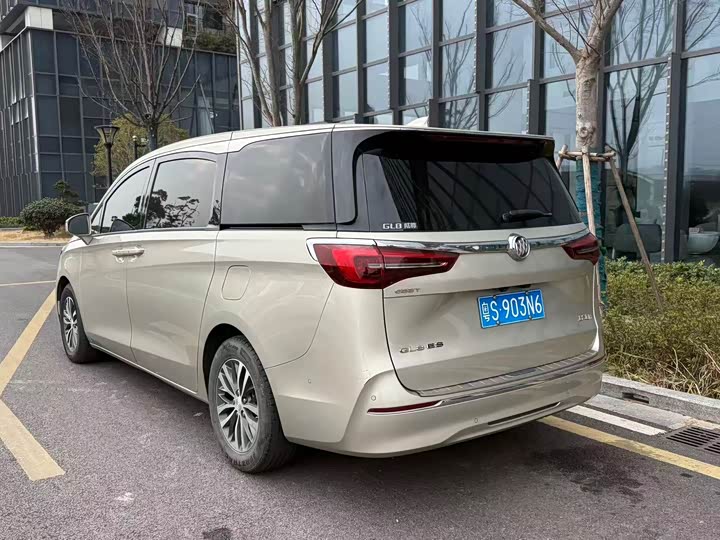 Фото 5 - Buick GL8 ES