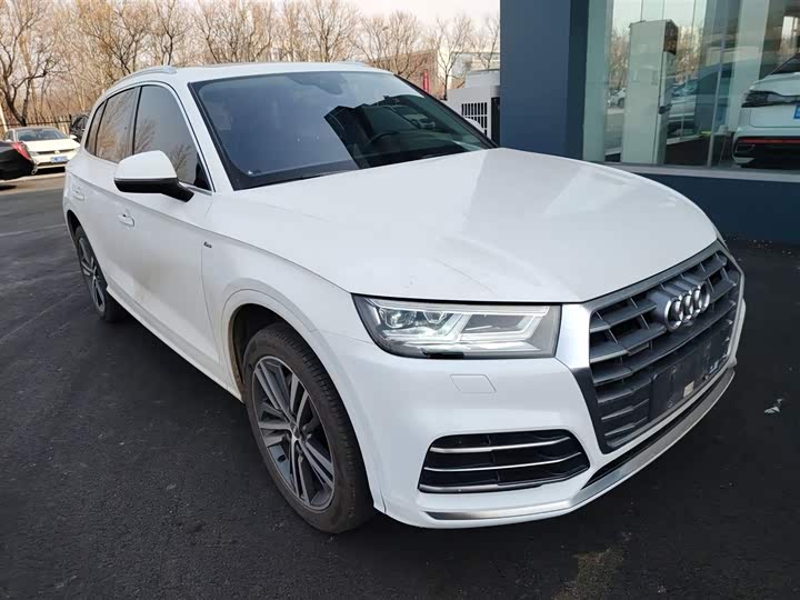 Фото 4 - Audi Q5L