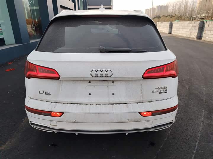 Фото 6 - Audi Q5L