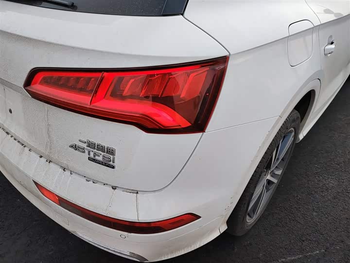 Фото 8 - Audi Q5L