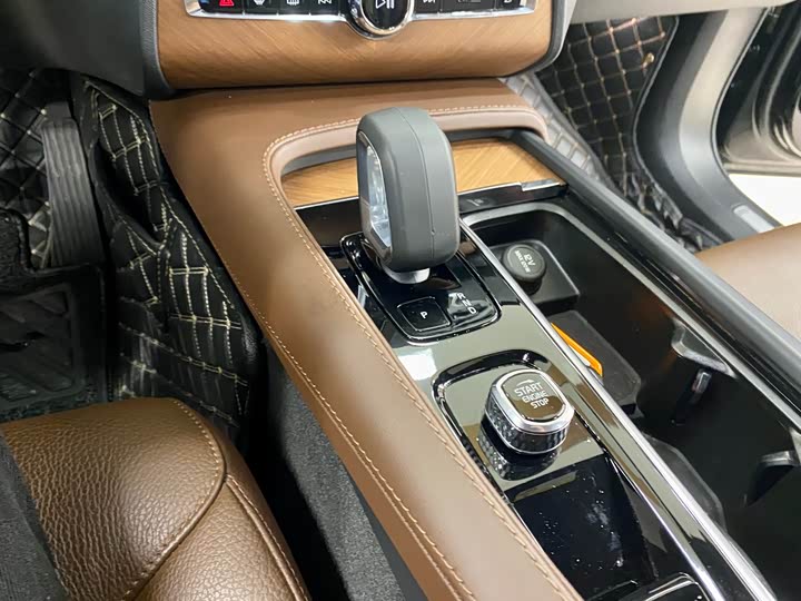 Фото 7 - Volvo XC90