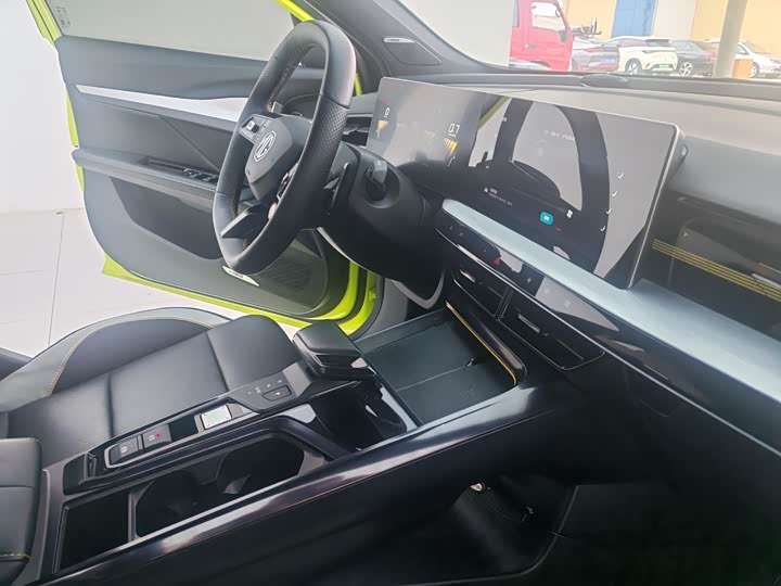 Фото 9 - MG Motor 5 Scorpio