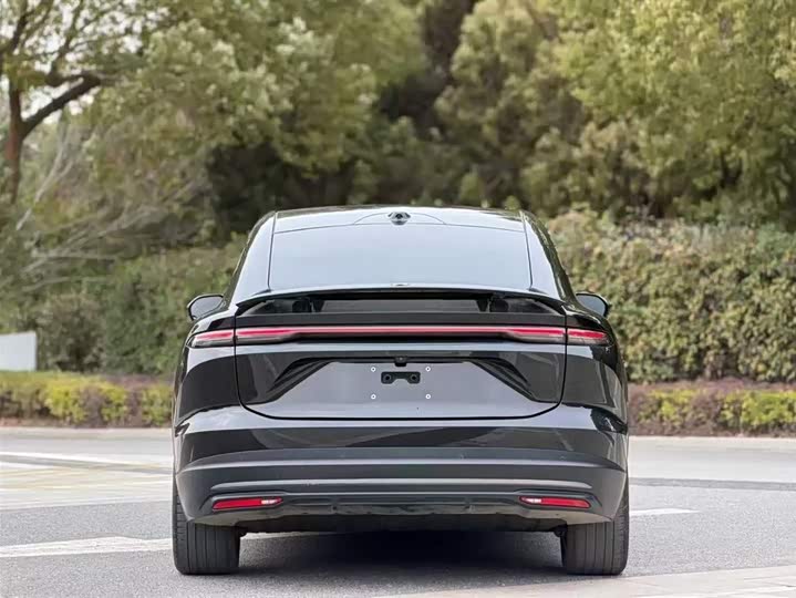 Фото 6 - Nio EC6