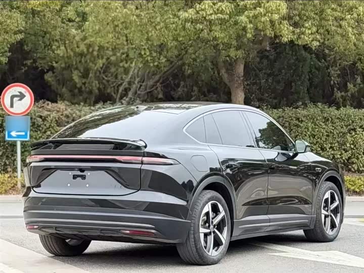 Фото 7 - Nio EC6