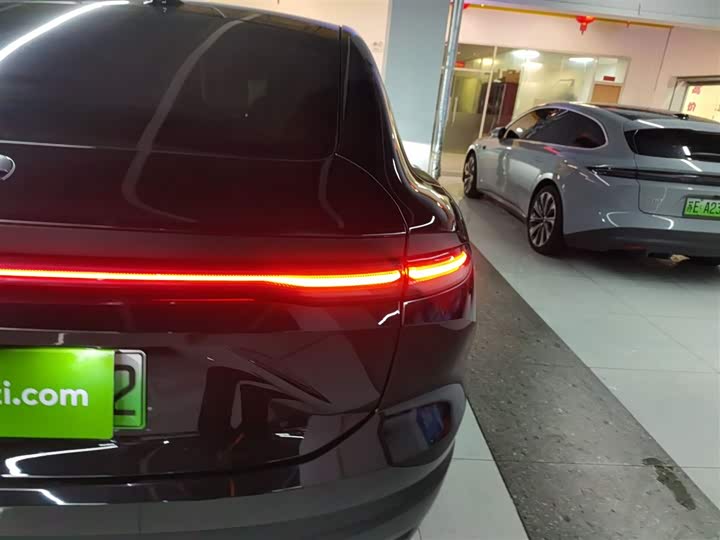 Фото 8 - Nio EC6