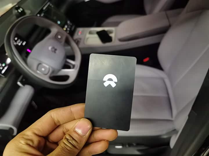 Фото 9 - Nio EC6