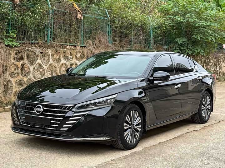 Фото 1 - Nissan Teana