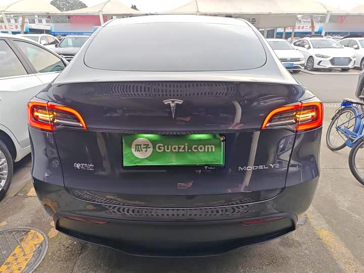 Фото 6 - Tesla Model Y