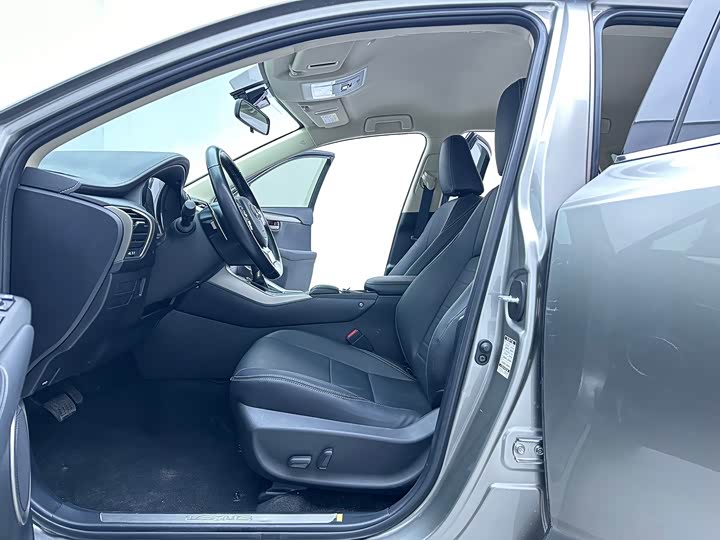 Фото 8 - Lexus NX