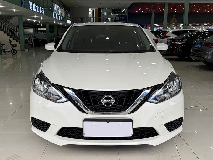 Фото 2 - Nissan Sylphy