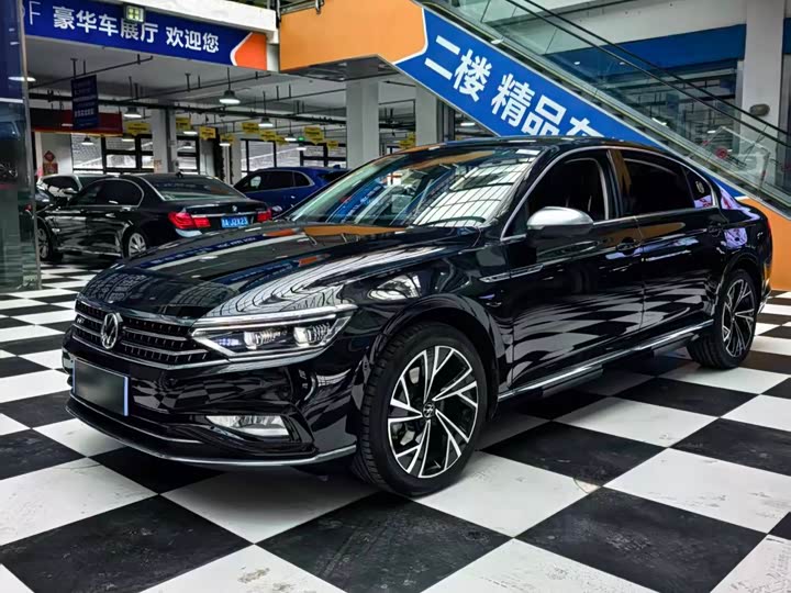 Фото 1 - Volkswagen Magotan