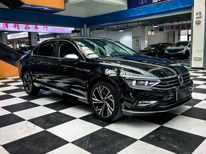 Фото 3 - Volkswagen Magotan