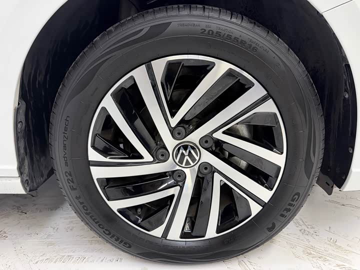 Фото 4 - Volkswagen Lavida
