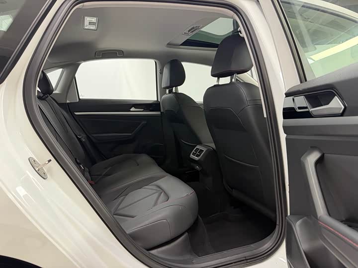 Фото 6 - Volkswagen Lavida