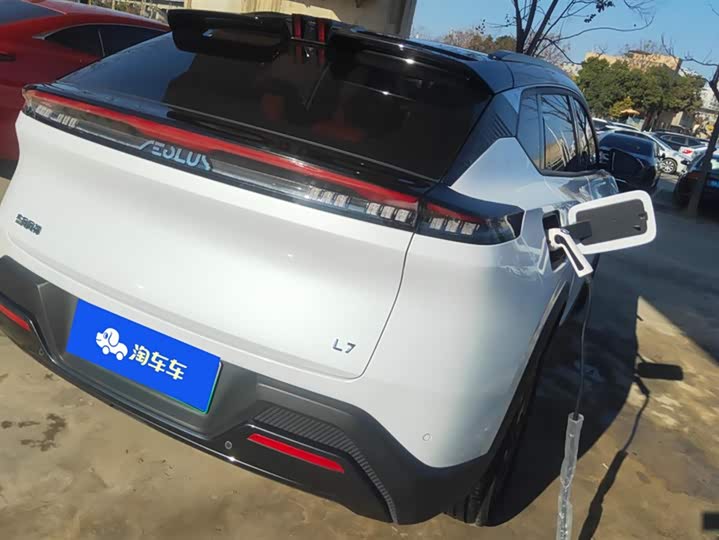 Фото 3 - Dongfeng Aeolus L7