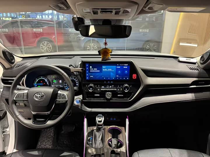 Фото 8 - Toyota Highlander