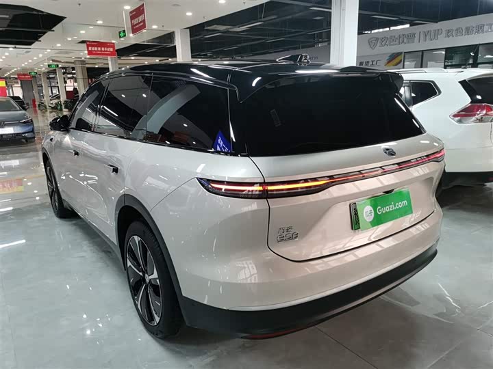 Фото 5 - Nio ES8