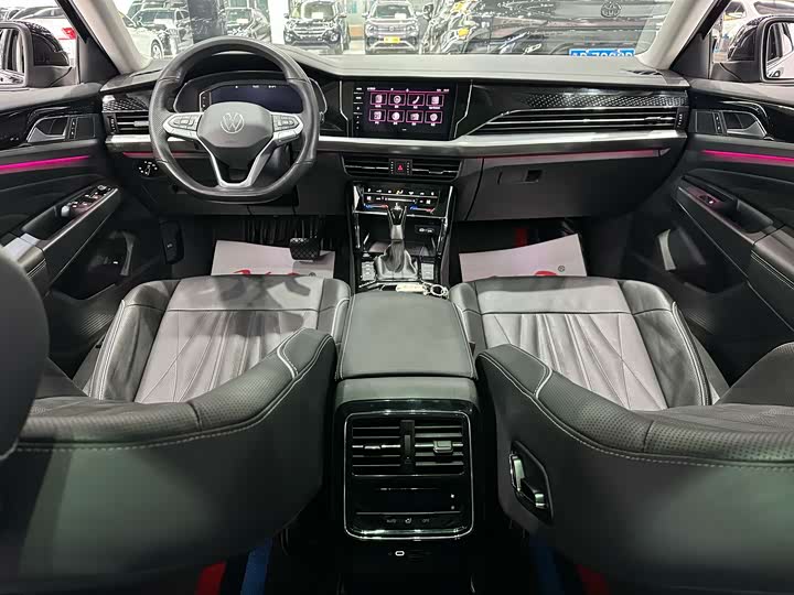 Фото 9 - Volkswagen Passat